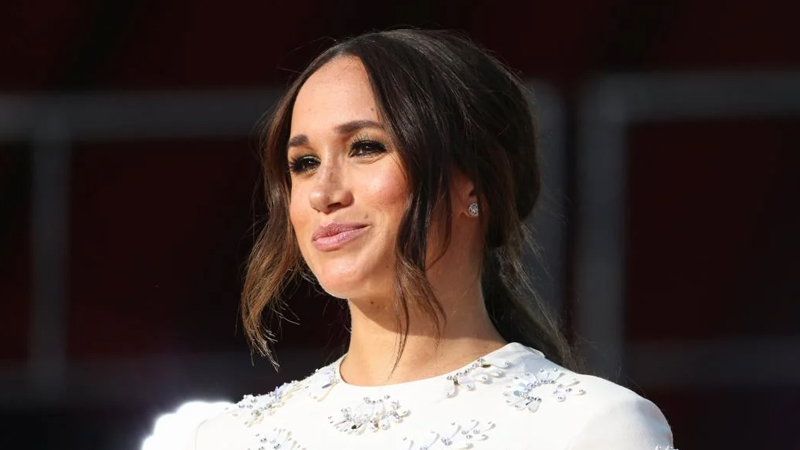 Meqan Markl uzun illərdən sonra ilk dəfə Britaniyaya qayıdır