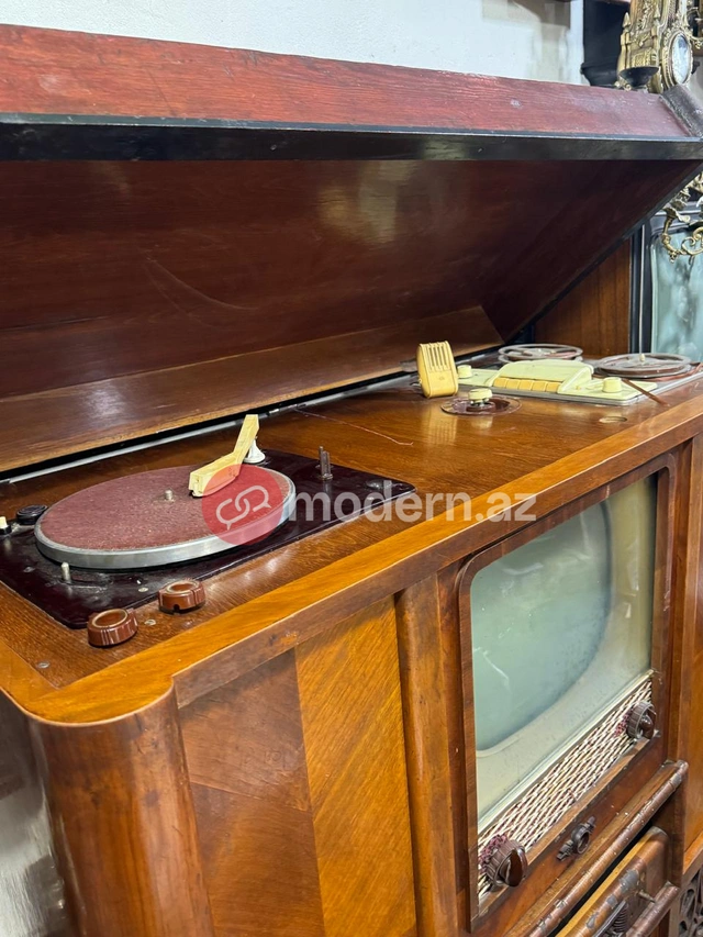 Mircəfər Bağırovun əşyası 18 min manata satılır