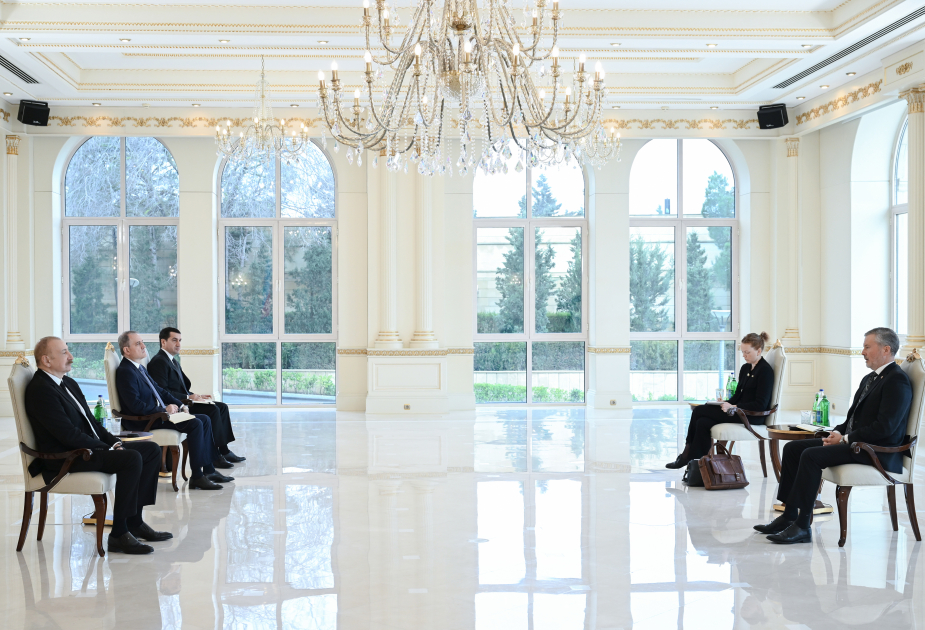 Prezident yeni səfirlərin etimadnaməsini qəbul etdi (FOTO)