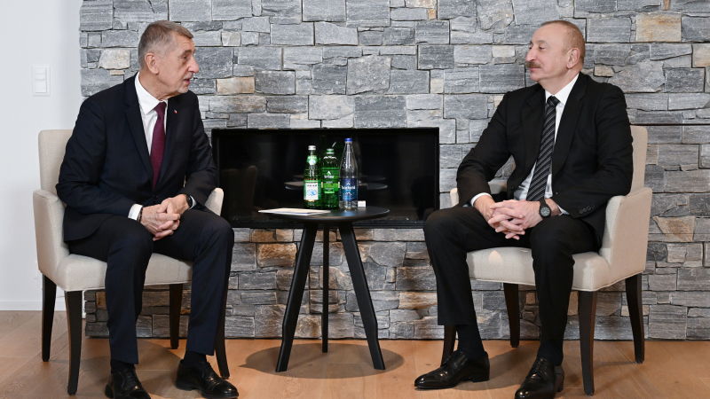 İlham Əliyev Davosda görüşlər keçirir (FOTO)