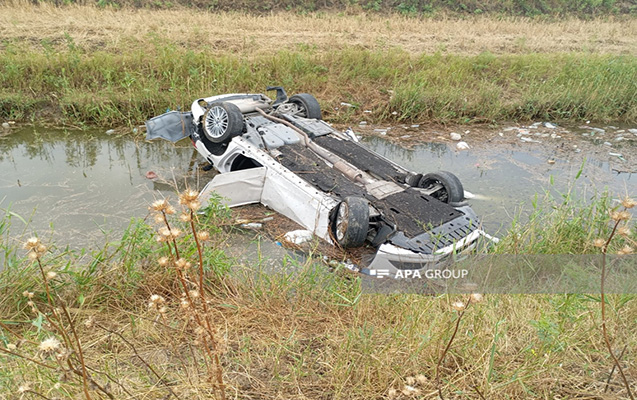 Maşın kanala aşdı -  Keçmiş baş həkim öldü (FOTO)