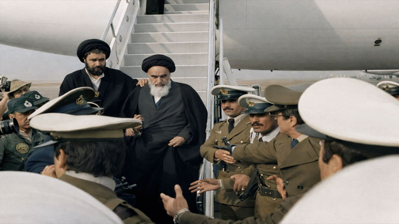 Türkiyəyə sürgün edilən Xomeyniyə şok: əbası çıxarıldı, 12 yaşlı qıza qəzəbləndi… (FOTO)