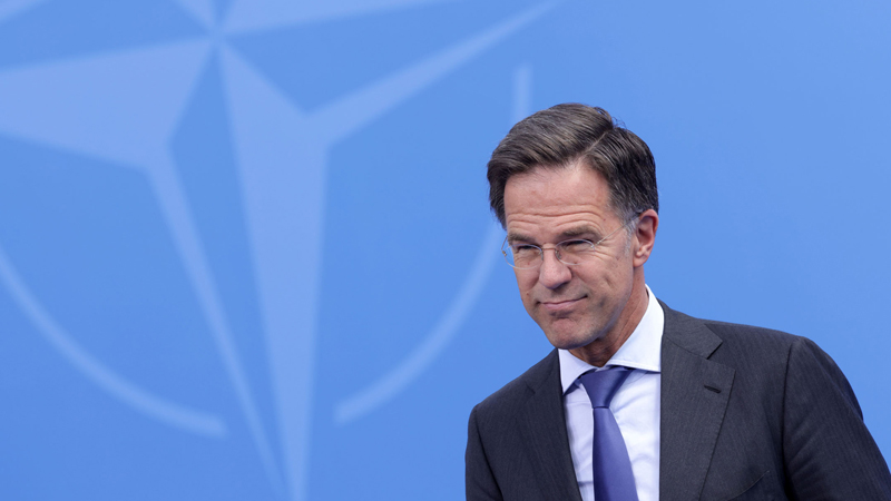 Barro Avropa ordusunun yaradılması ilə bağlı xəbərdarlıq edən Rütteyə cavab verdi