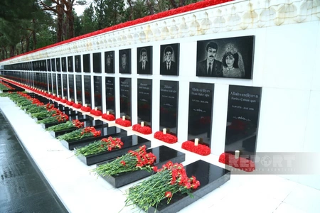 Dövlət və hökumət rəsmiləri Şəhidlər xiyabanını ziyarət ediblər (FOTO/YENİLƏNİB)