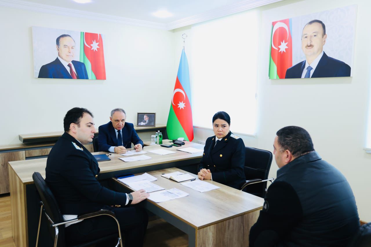 Baş prokuror Şirvanda vətəndaşları qəbul etdi (FOTO)