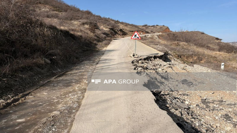 Şamaxı-Qonaqkənd avtomobil yolunda torpaq sürüşməsi oldu (FOTO)