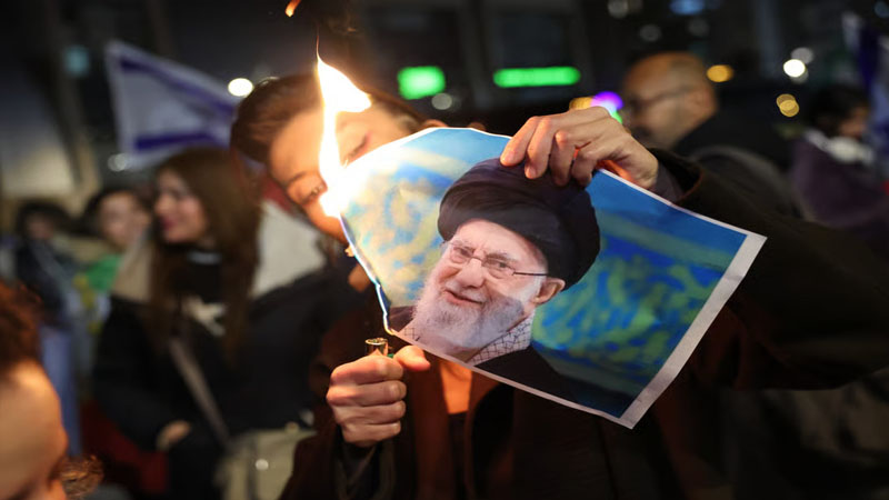 Böyük Britaniya İrandakı səfirliyini bağladı