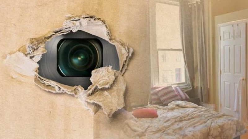 Bakıda yüksəkvəzifəli məmurun evinə kamera quraşdırıldı: 840 min dollar aldı