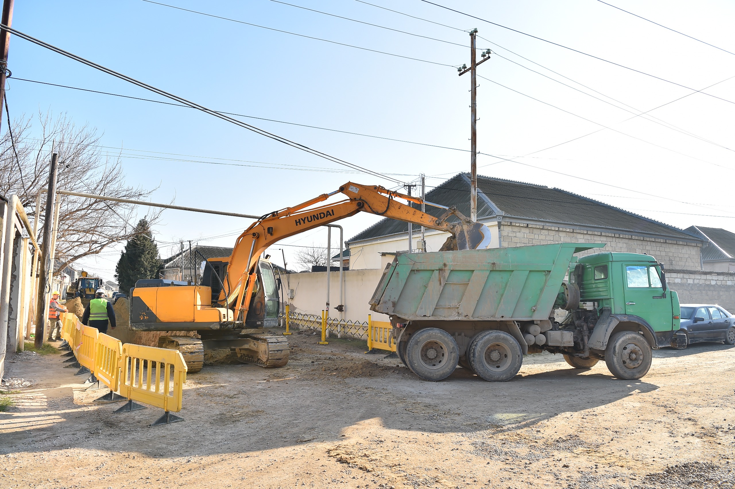 7 küçədə üzərində evlər tikilən xətlərin yeri dəyişdirildi (FOTO/VİDEO)