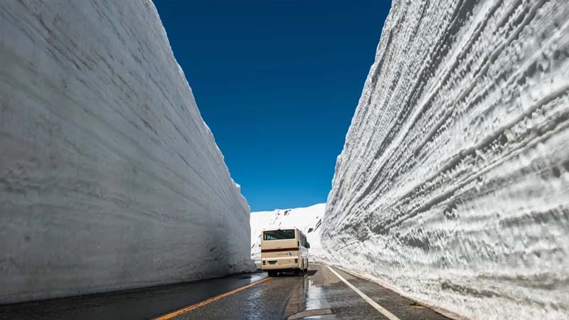 20 metrlik qar divarları arasında səyahət: Yaponiyanın 