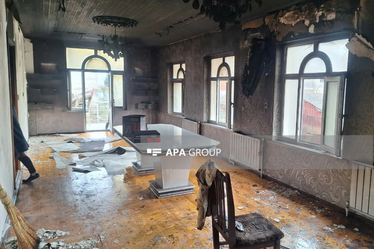 Lənkəranda oğrular mürəbbə yeyib evi yandırdılar - İDDİA