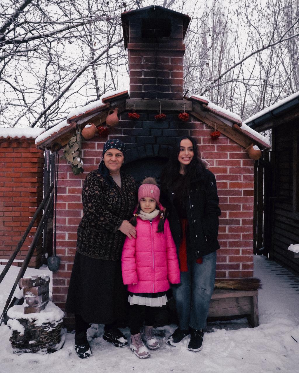 Leyla Əliyeva qızı ilə “Kənd həyatı”nın çəkilişində (VİDEO/ FOTO)