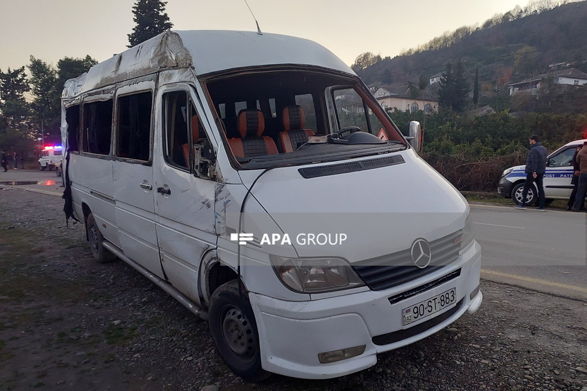 Toya gedənlər qəzaya düşdü: 2 ölü, 5 yaralı var