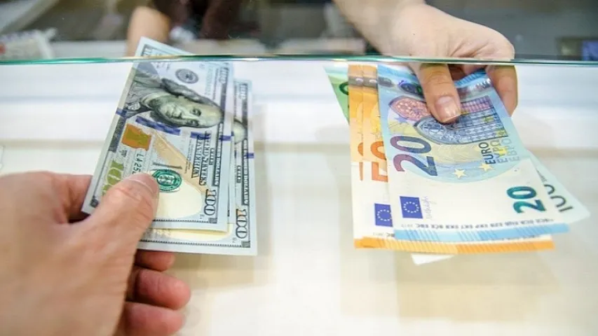 Məzənnə dəyişəndə, kimlər qazanır, kimlər itirir?