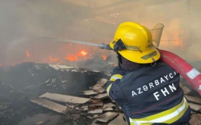 Gəncədə veteranların binası yandı