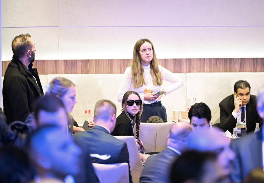 Prezident və ailə üzvləri panel iclasında (FOTOLAR)