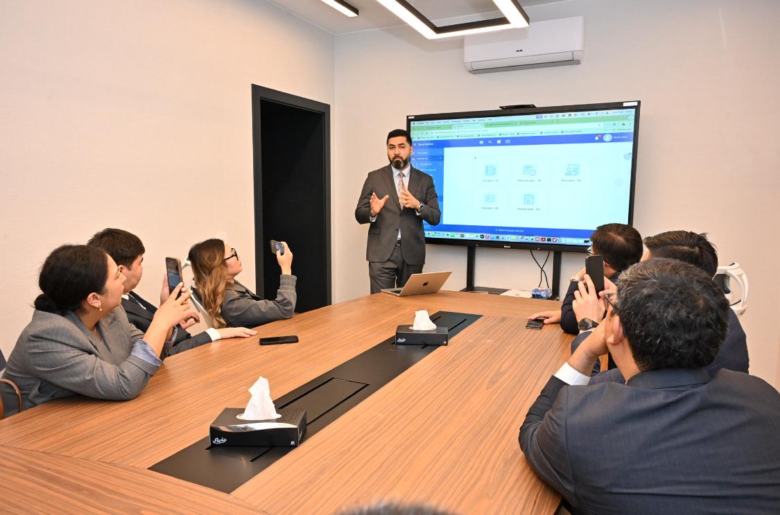 Qırğızıstan həmkarlar ittifaqlarının nümayəndələri Azərbaycan təcrübəsini öyrənib (FOTO)