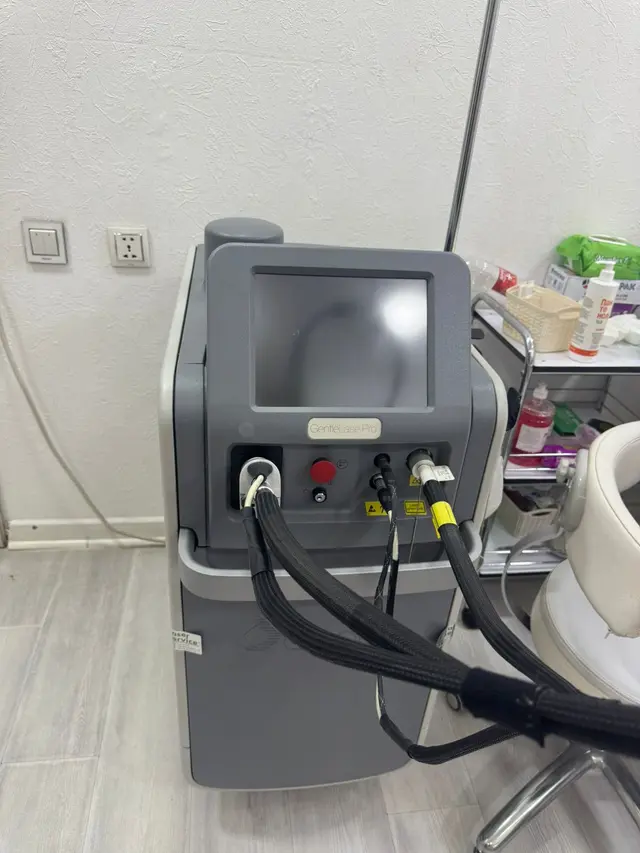 Gülarə Zeynalovanın klinikasının əşyaları müsadirə olunub (FOTO)