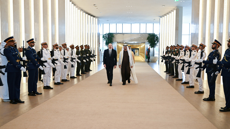 İlham Əliyev Əbu-Dabiyə getdi (FOTO)