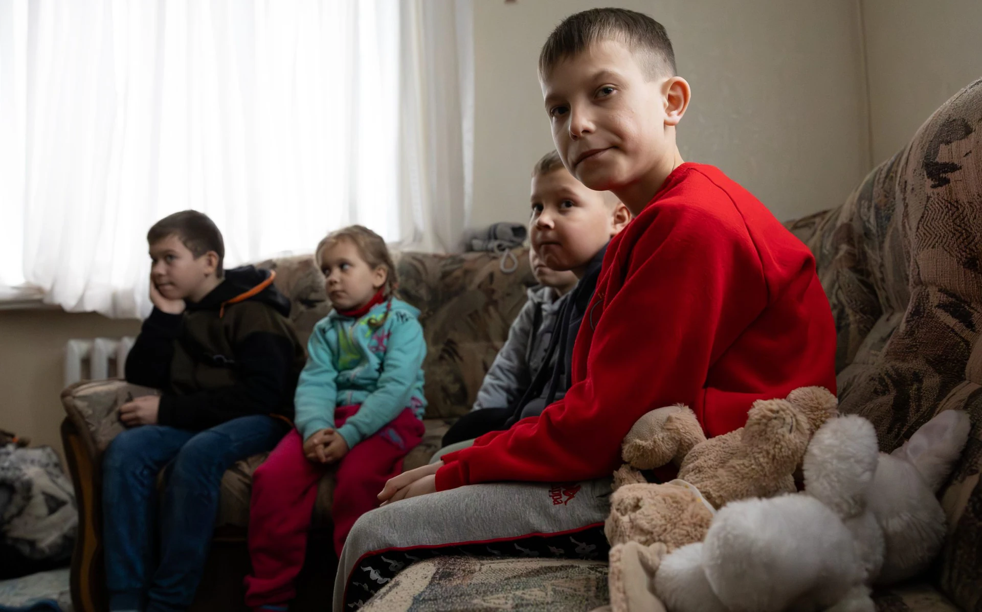 Travmalı və çarəsiz: Müharibə ukraynalı uşaqların həyatını necə məhv edir? (FOTO)