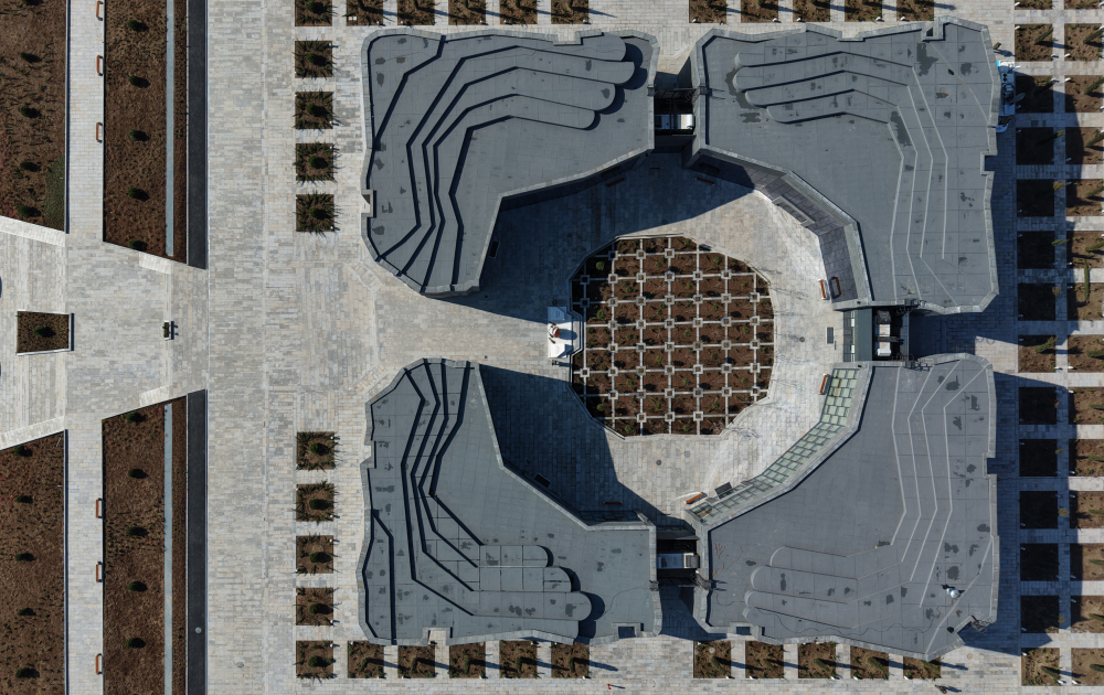 Prezident və birinci xanım Xocalı Soyqırımı Memorialının açılışında iştirak etdi (YENİLƏNİB)