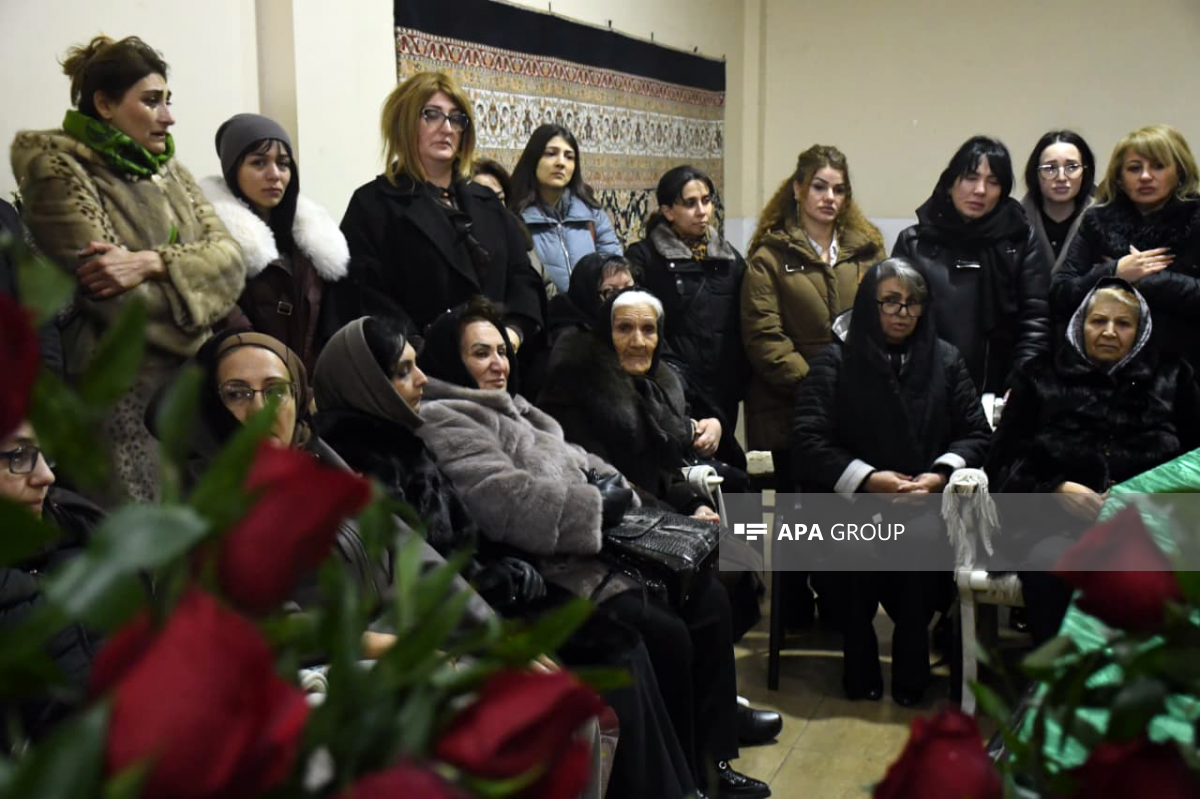 Fəzail Ağamalı dəfn edildi (FOTO)