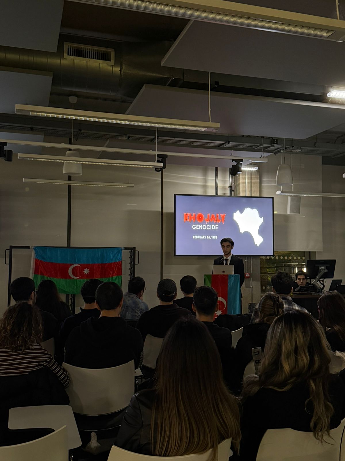 “University of Essex”də Xocalı qurbanlarının xatirəsi yad edilib (VİDEO)