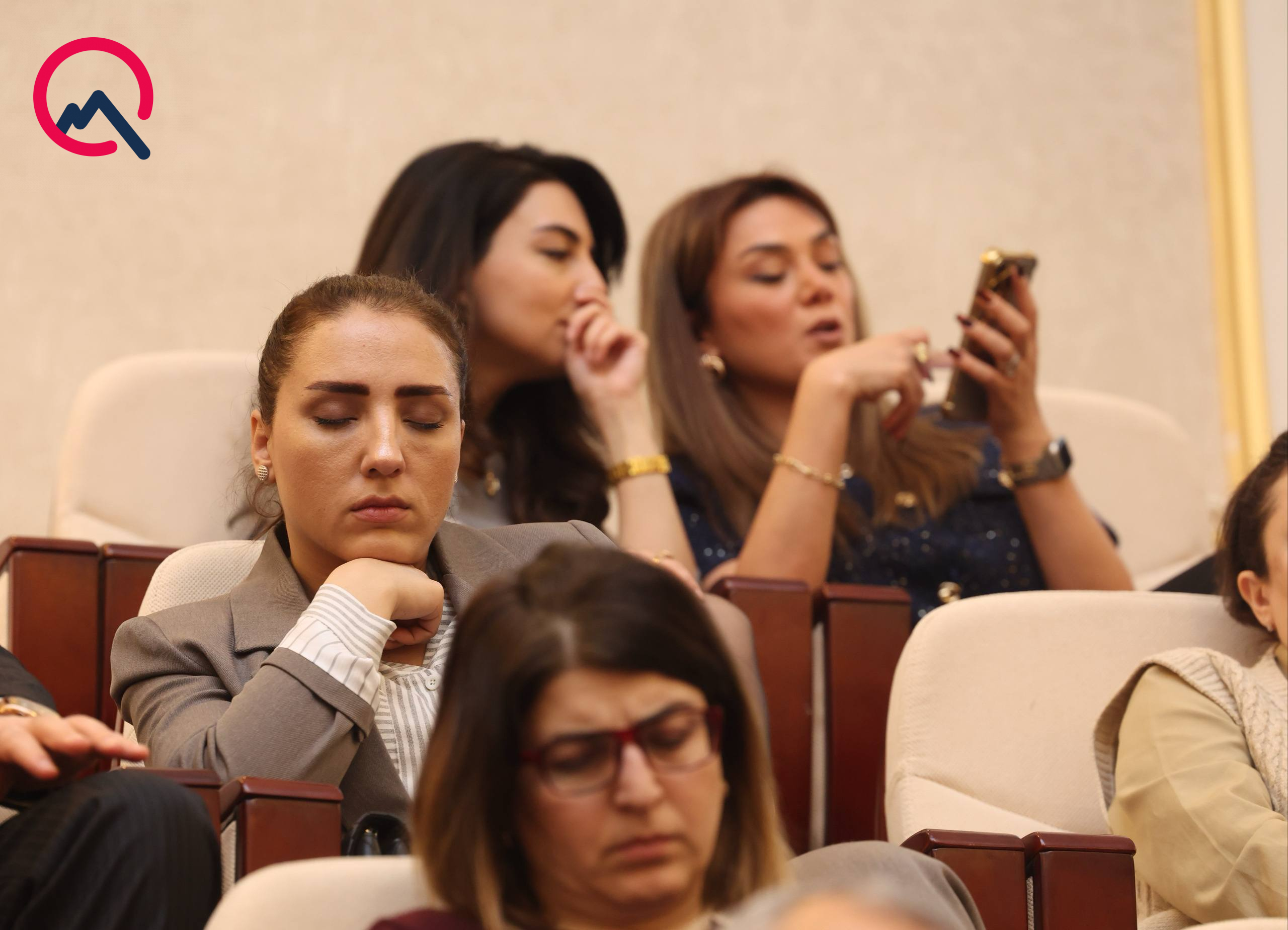 Mehdiyevi AMEA-dan çıxardacaqdılar, yatdılar - İclasdan maraqlı görüntülər (FOTO)