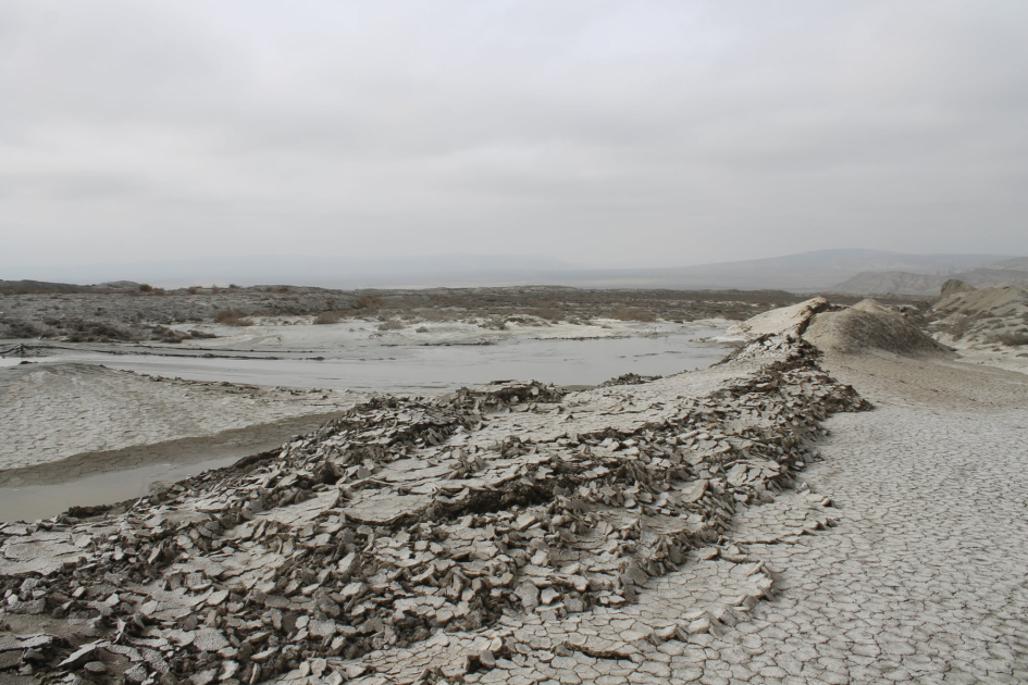 Azərbaycanda güclü palçıq vulkanı püskürdü (FOTO)