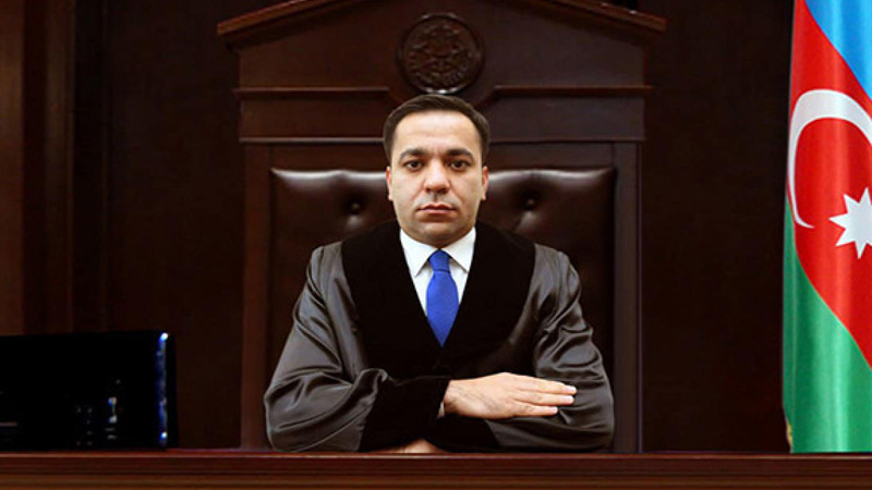 Rüşvət almaqda ittiham olunan sabiq hakim barədə qərar verildi