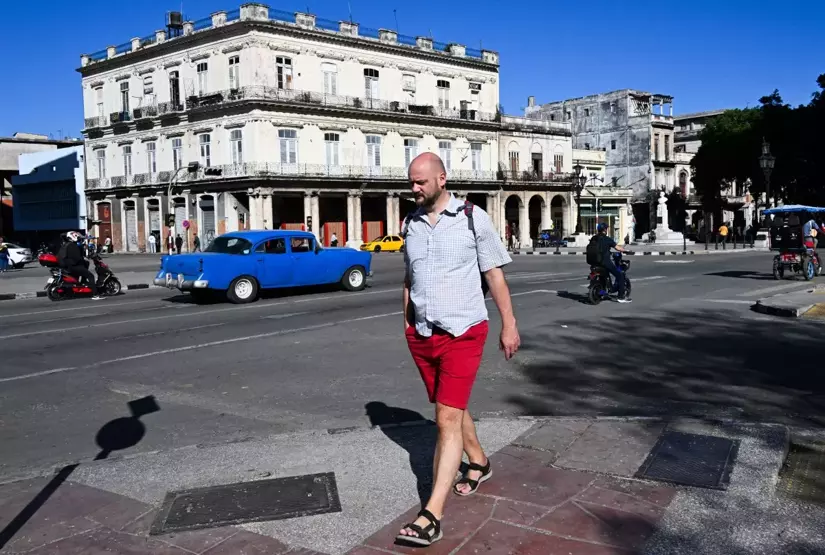 Kubada kritik vəziyyət: Küçələrdə nə avtomobil, nə də turist qalıb (FOTO)