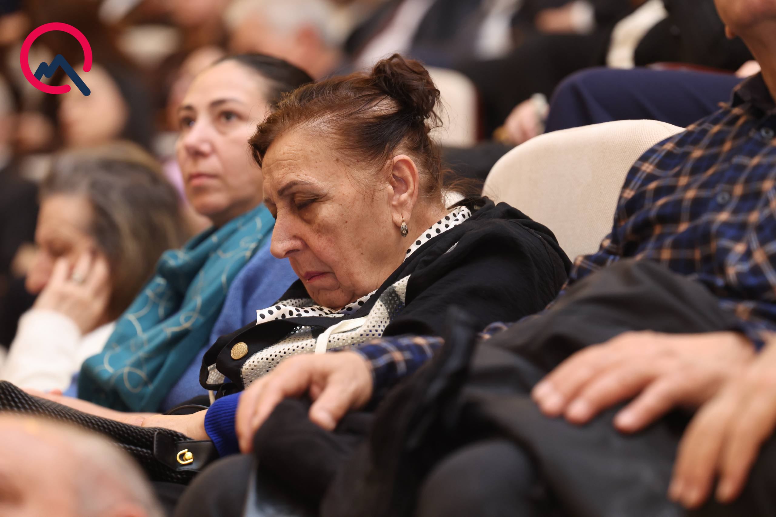 Mehdiyevi AMEA-dan çıxardacaqdılar, yatdılar - İclasdan maraqlı görüntülər (FOTO)