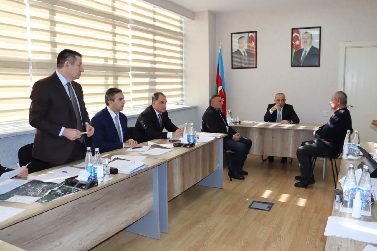 Zaur Mikayılov Qəbələdə vətəndaşlarla görüşdü (FOTO)