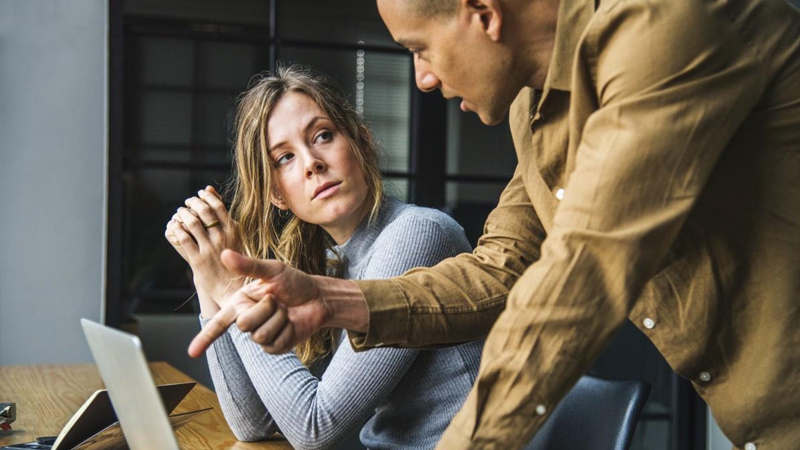 Karyeranızı məhv edə bilər: Etibar etməməli olduğunuz pis rəhbərin 10 əlaməti