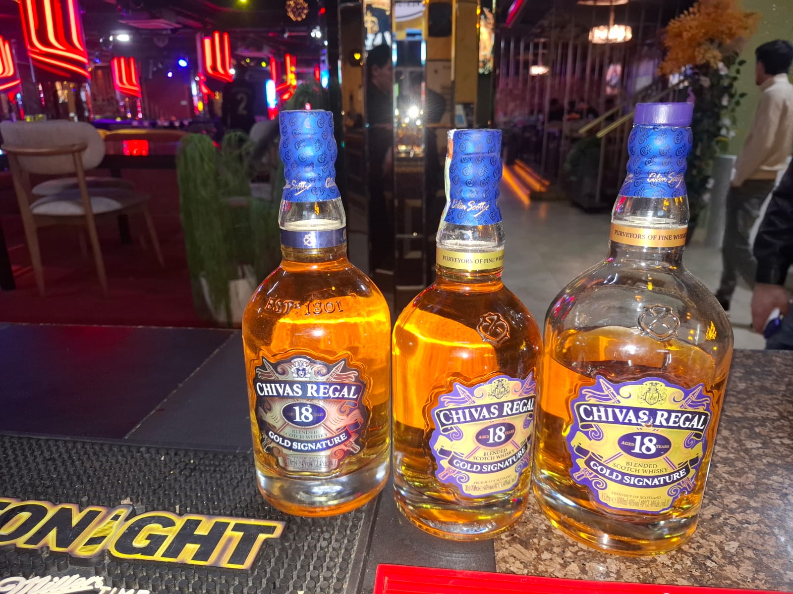 Aqşin Fatehin restoranında saxta içkilər satılırmış (FOTO)