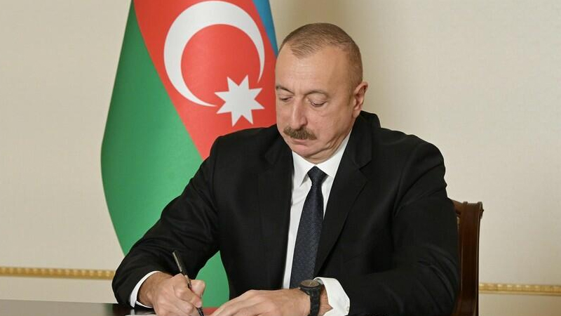 Prezident iki ölkəyə səfir, bir şəhərə baş konsul təyin etdi