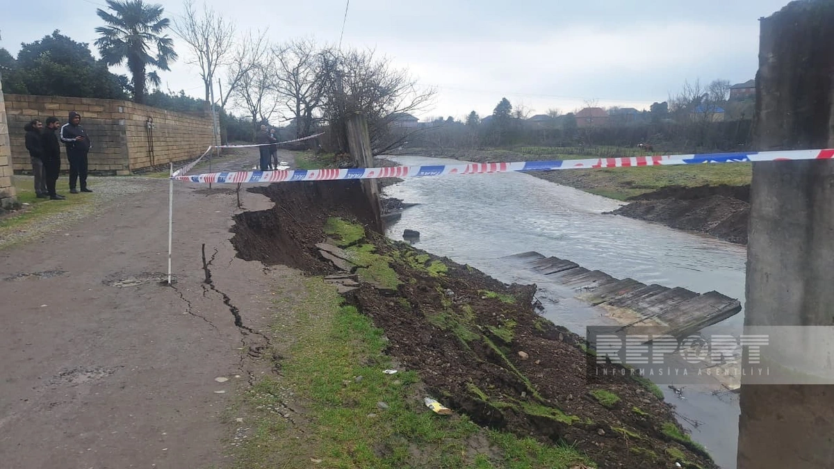 Astarada torpaq sürüşməsi: Ərazidəki çayın məcrası dəyişdirilir (FOTO)
