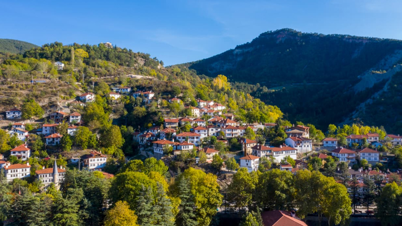 Qışın sağlamlıq mövsümünə çevrildiyi məkan: Türkiyəni bir də belə kəşf edin