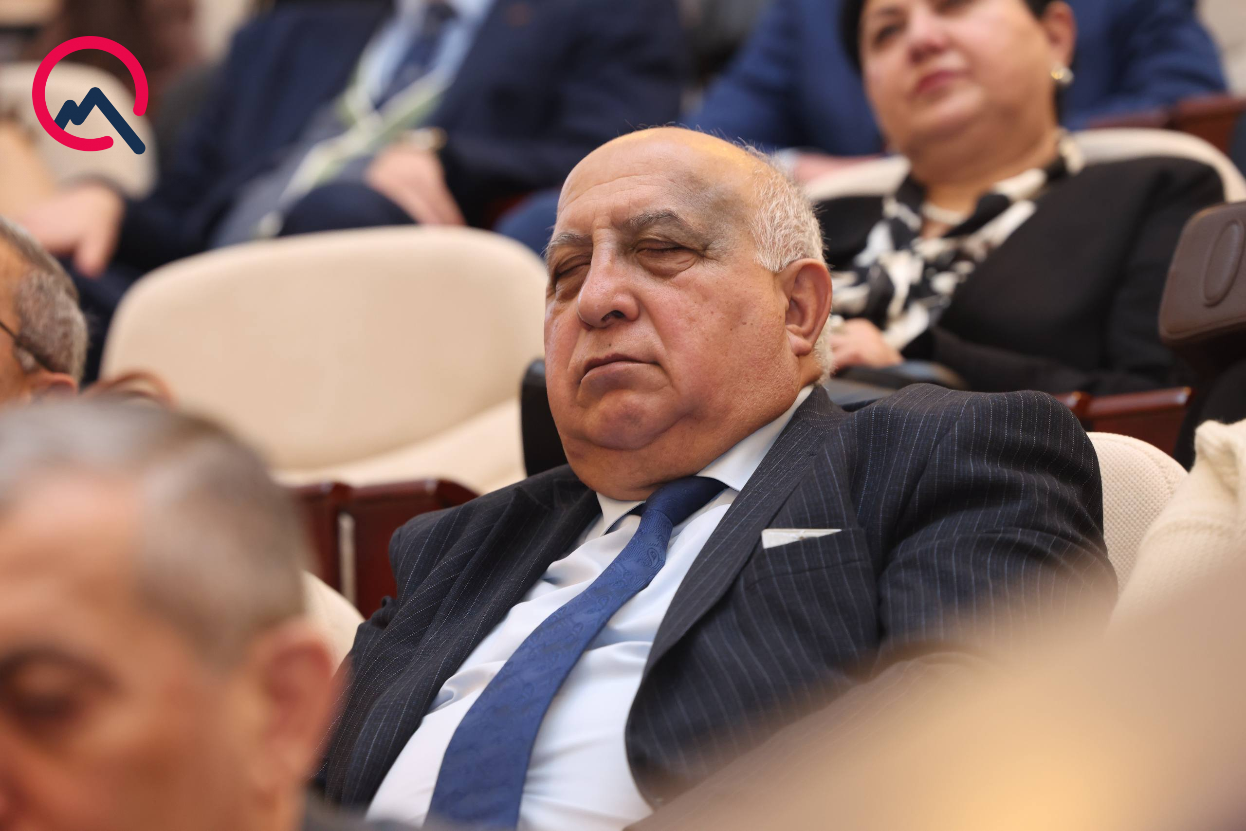 Mehdiyevi AMEA-dan çıxardacaqdılar, yatdılar - İclasdan maraqlı görüntülər (FOTO)