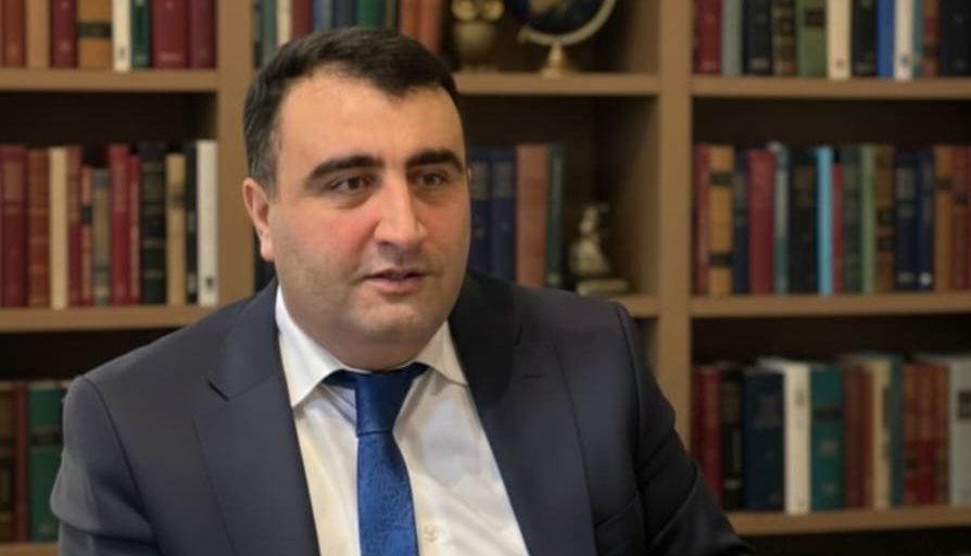 Ədalət topaldır, amma gec-tez gəlir...