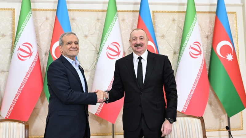 İlham Əliyev Pezeşkiana məktub göndərdi