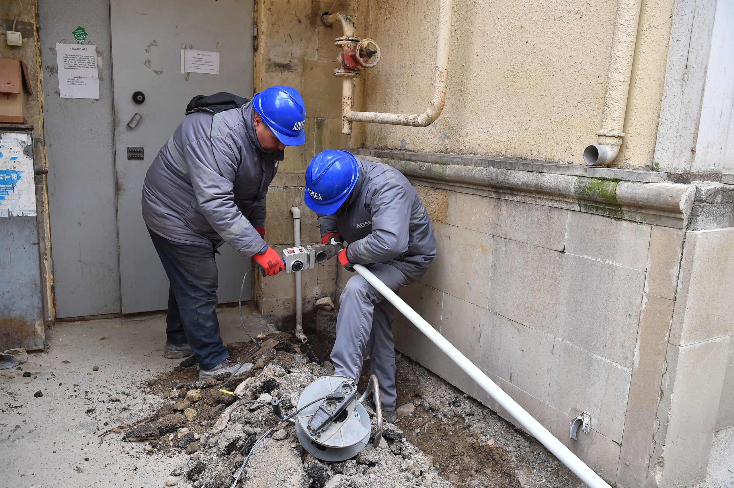 Teymur Elçin küçəsində 370 metr su xətti yenisi ilə əvəzləndi (FOTO/VİDEO)