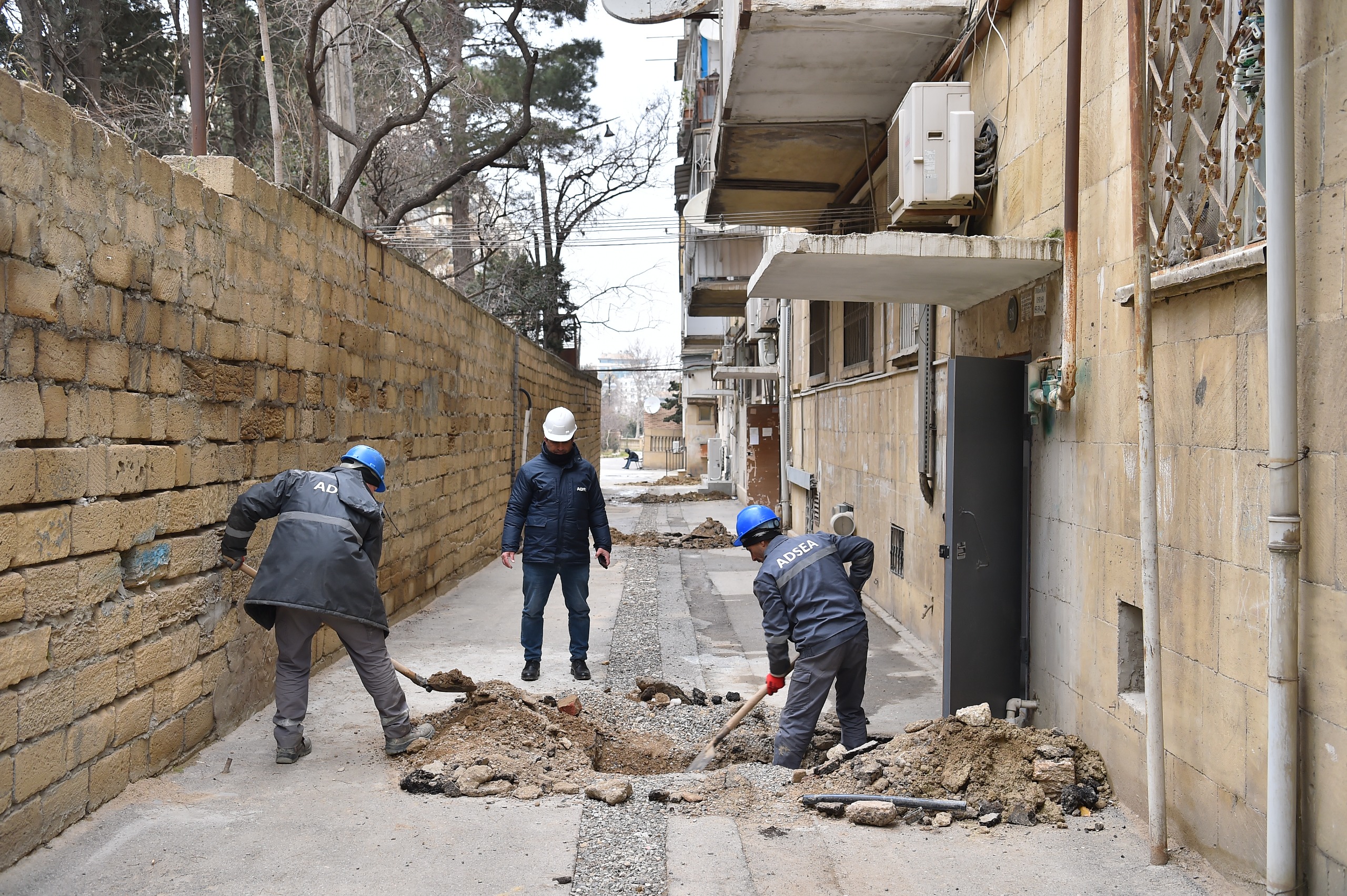 Teymur Elçin küçəsində 370 metr su xətti yenisi ilə əvəzləndi (FOTO/VİDEO)