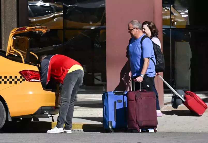 Kubada kritik vəziyyət: Küçələrdə nə avtomobil, nə də turist qalıb (FOTO)