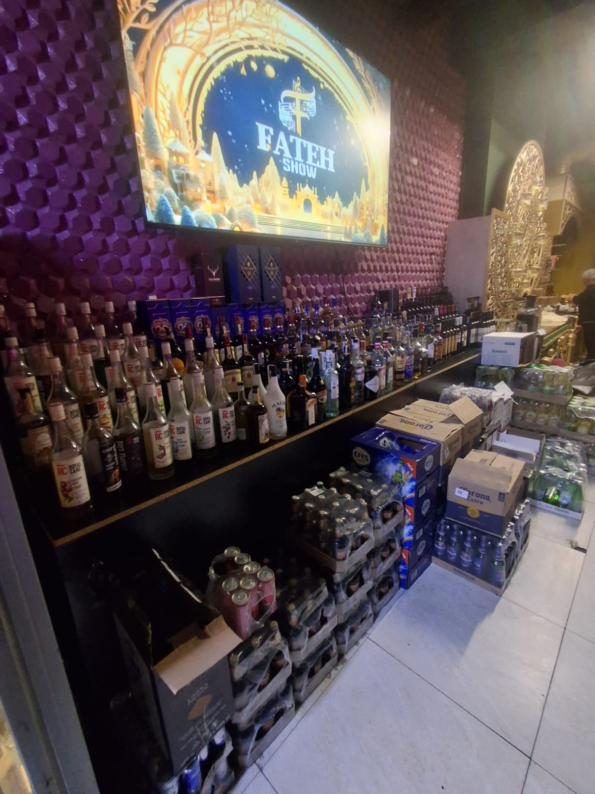 Aqşin Fatehin restoranında saxta içkilər satılırmış (FOTO)