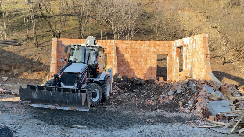 Qəbələdə meşə fondu torpağında qanunsuz tikinti aşkarlandı, tədbir görüldü (FOTO)