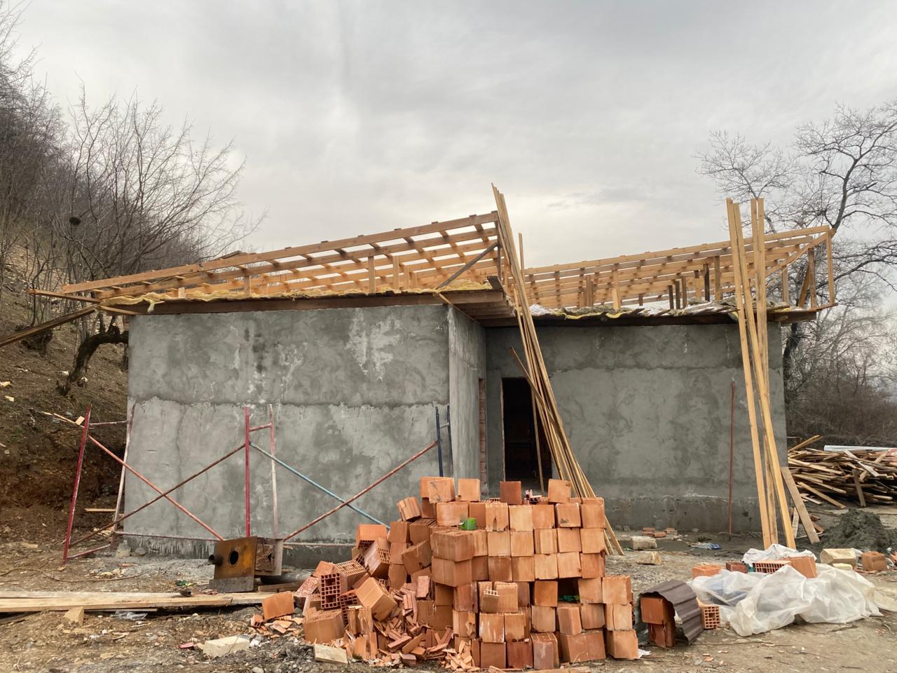 Qəbələdə meşə fondu torpağında qanunsuz tikinti aşkarlandı, tədbir görüldü (FOTO)