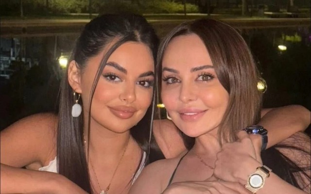 Tanınmış aparıcının bloqer qızı qəzaya düşdü - Hadisə yerindən fotolar