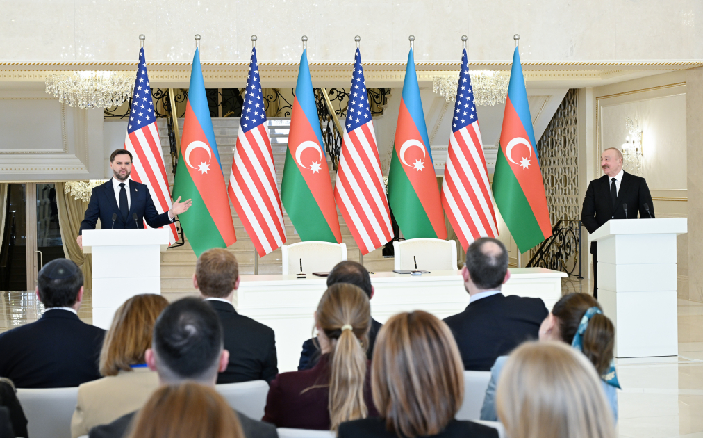 İlham Əliyev və Vens mətbuta bəyanatlarla çıxış etdi (YENİLƏNİB)