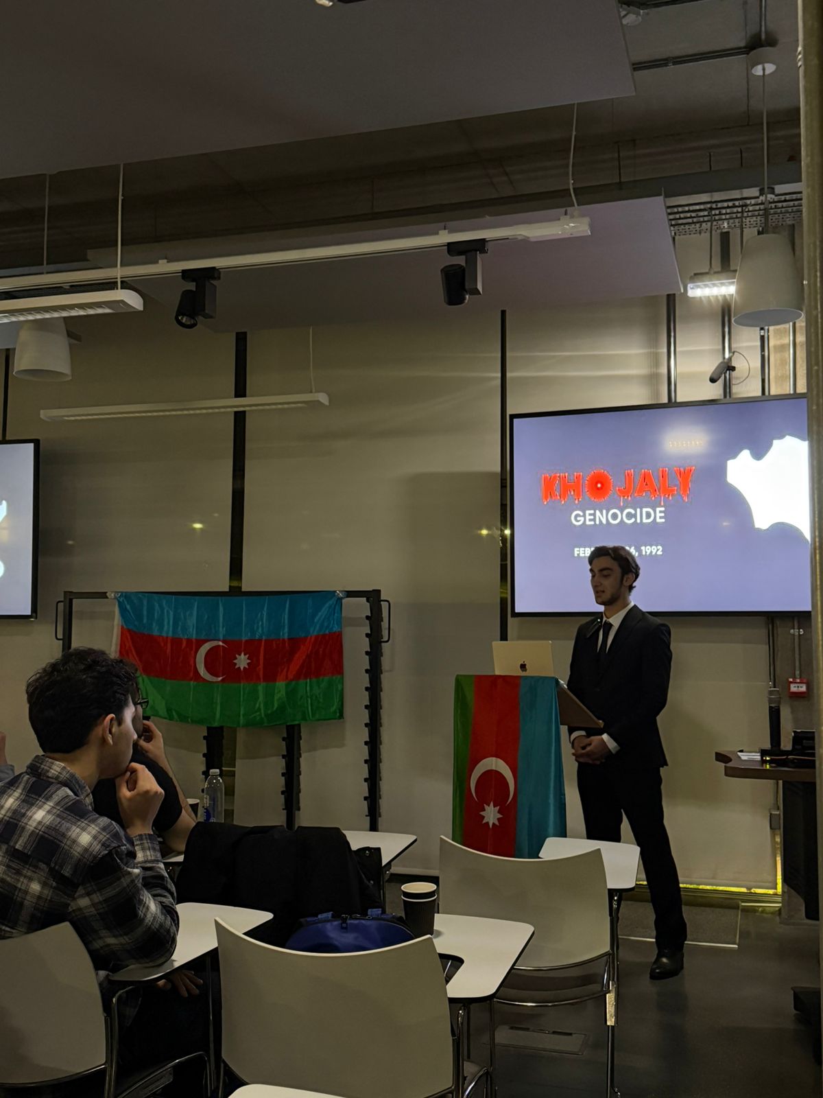 “University of Essex”də Xocalı qurbanlarının xatirəsi yad edilib (VİDEO)